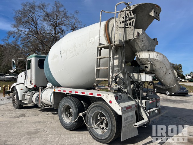 CAMIóN REVOLVEDOR 2015 PETERBILT SCHWING 10.5 CYD