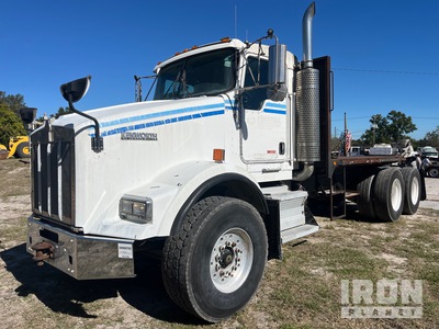 2006 Kenworth T800 6x4 Flatbed Truck