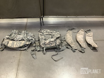 (180) Molded Waist Belts & (32) Large Field Pack Sets