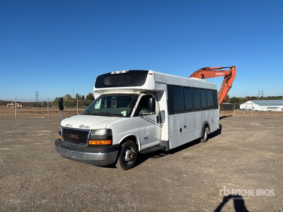 2012 GMC Savana G4500 4x2 21-Seat Autobús