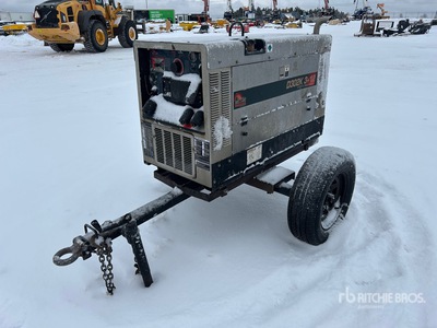 Red-D-Arc 302K 410 A Mobile Multi-Process Engine Driven Welder