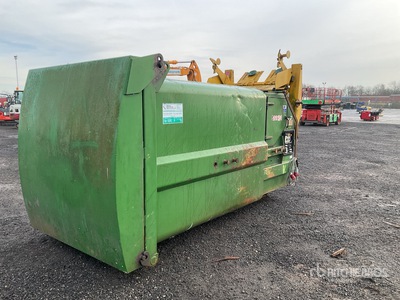 2009 Compactor