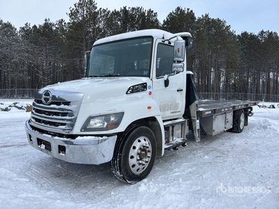 2018 Hino 338 4x2 Portavheiculos
