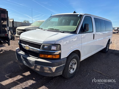 2018 Chevrolet Express 3500 10 Furgone passeggeri