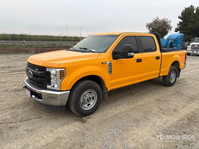 1FT7W2A65KEE77010 Ford F-250 Photo 1