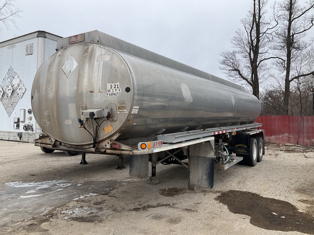 1995 Heil 6800 gal T/A Tanker Trailer