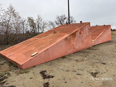 Quantity of (4) Pontoon Varios otros