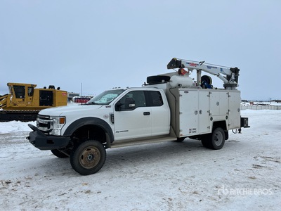 2022 Ford F-550 4x4 Extended Cab Camion de servicios