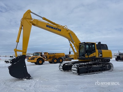 2018 Komatsu PC490LC-11 Tracked Excavator