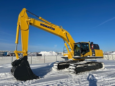 2017 Komatsu PC490LC-11 Tracked Excavator
