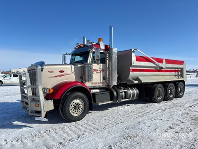 2016 Peterbilt 367 8x6 Tri/A Camión dumper