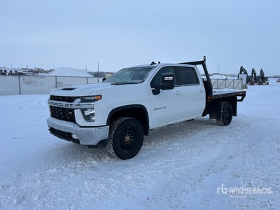 2022 Chevrolet 3500HD Silverado 4x4 Crew Cab Flatbed Truck