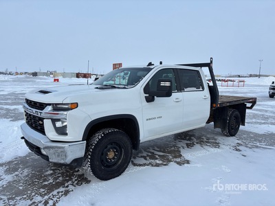 2022 Chevrolet 3500HD Silverado 4x4 Crew Cab 平台トラック