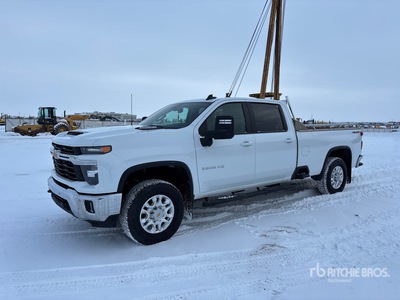 2025 Chevrolet Silverado 3500HD LT 4x4 Crew Cab Pickup
