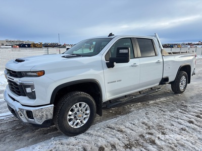 2025 Chevrolet Silverado 3500HD LT 4x4 Crew Cab Pickup