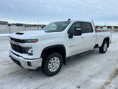 2024 Chevrolet Silverado 3500HD 4x4 Crew Cab Pickup