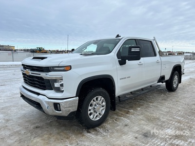 2024 Chevrolet Silverado 3500HD 4x4 Crew Cab Pickup