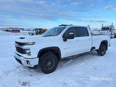 2024 Chevrolet Silverado 3500HD LT 4x4 Crew Cab Pickup