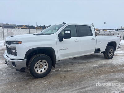 2024 Chevrolet Silverado 3500HD LT 4x4 Crew Cab Pickup