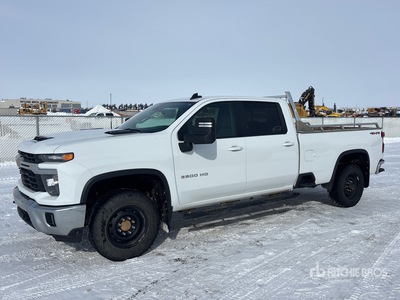 2024 Chevrolet Silverado 3500HD LT 4x4 Crew Cab Pickup
