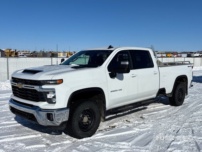 2024 Chevrolet Silverado 3500HD LT 4x4 Crew Cab Pickup