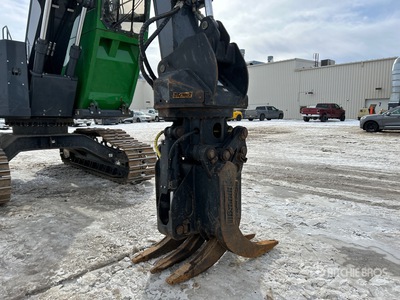 2019 John Deere 2156G Short Wood Log Loader