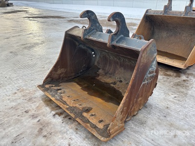 Craig CL-066-2.15 64 in Q/C Cleanup Excavator Bucket