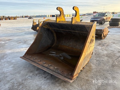 72 in Cleanup Excavator Bucket - Fits John Deere 350GLC
