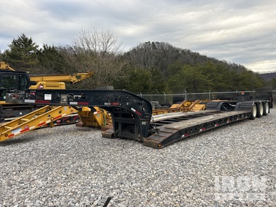 2004 Fontaine TA51H Tri/A Removable Gooseneck Lowboy Trailer
