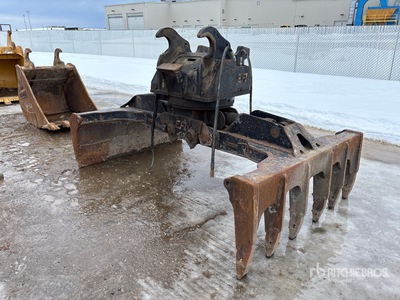 EFI 108 in Clamshell Grapple