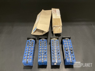 (4) Kraus & Naimer CHR10-C57430 Rotary Switches