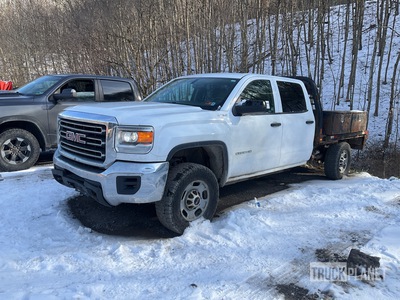 2018 GMC Sierra 2500 HD 4x4 Crew Cab Flatbed Truck