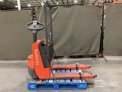Toyota 7HBW23 Pallet Jack