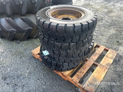 Quantity of (4) mono-matic 7.00 x 15 Soft Shoe Forklift Tires Tires