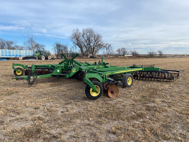 2016 John Deere 2623VT 33 ft 7 in Tandem Vertical Disc
