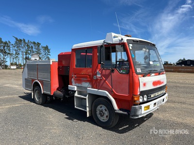 1993 Mitsubishi Fighter FK160F 4x2 Crew Cab Fire Truck