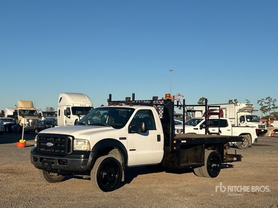 2006 Ford F-450 XL 4x2 Flatbed Truck