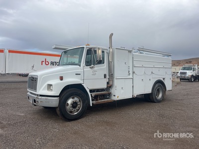 2002 Freightliner FL70 4x2 Utility Truck