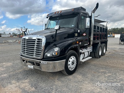 2016 Freightliner Cascadia 125 6x4 شاحنة قلابة /محورين