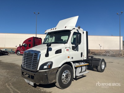 2017 Freighliner Cascadia 113 4x2 S/A Day Cab Truck Tractor