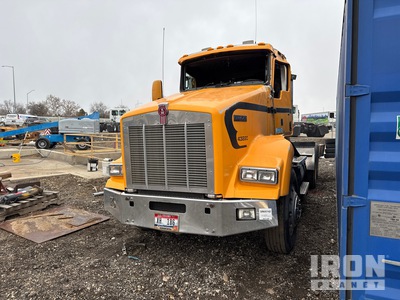 2005 Kenworth T800 6x4 T/A Day Cab Truck Tractor