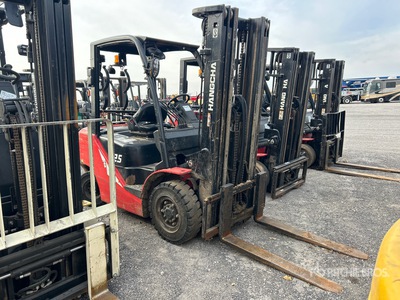 Hangcha CPYD25-XW71F-C Cushion Tire Forklift