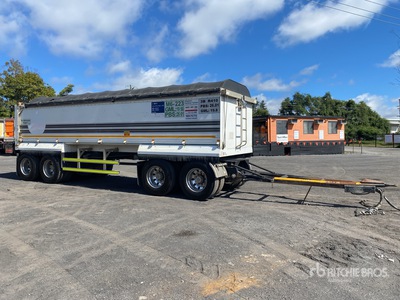 2017 Sloanebuilt 8 m Quad Dog End Dump Trailer
