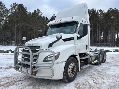 2018 Freightliner Cascadia 126 6x4 T/A Day Cab Truck Tractor