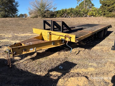 1999 HMDE 23 ft T/A Equipment Trailer