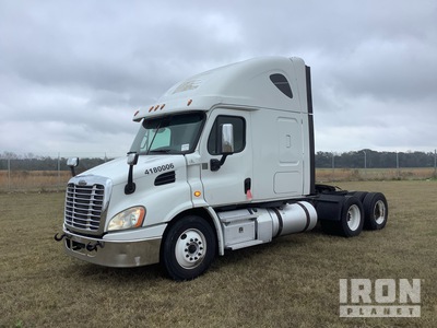 2018 Freightliner Cascadia 113 6x4 T/A Sleeper Truck Tractor