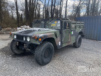 AM General M1097A2 HMMWV 2 Door w/Truck Body