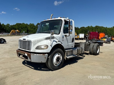 2008 Freightliner M2 106 4x2 الكابينة والهيكل