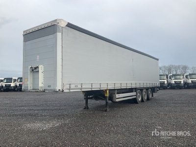 Schmitz 13.5 m Tri/A カーテンサイドトレーラー