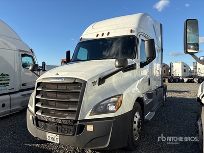 2019 Freightliner Cascadia 6x4 Sleeper Truck Tractor